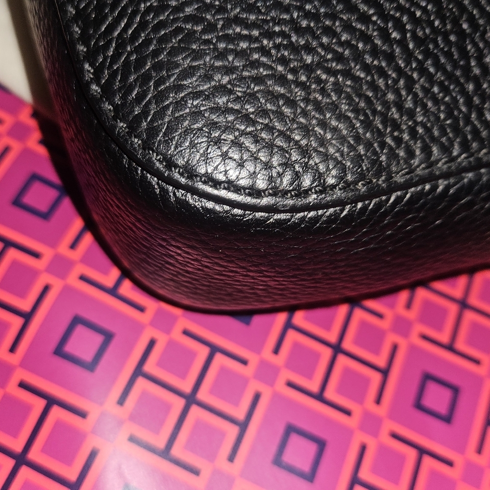 Tory Burch McGraw Pebbled Leather Crossbody - Picture 4 of 11